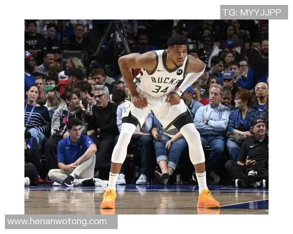 字母哥赛后采访妙语连珠幽默回应全场观众笑声不断 字母哥赛后采访妙语连珠幽默回应全场观众笑声不断